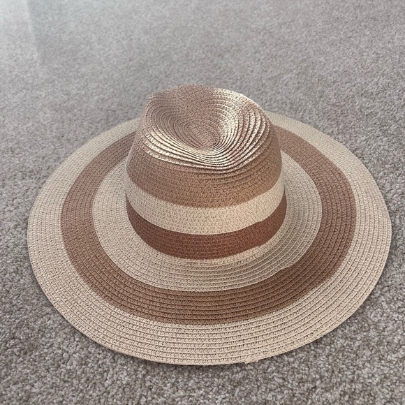Target OS Striped Spring or Summer Adjustable Sun Hat - Picture 3 of 7